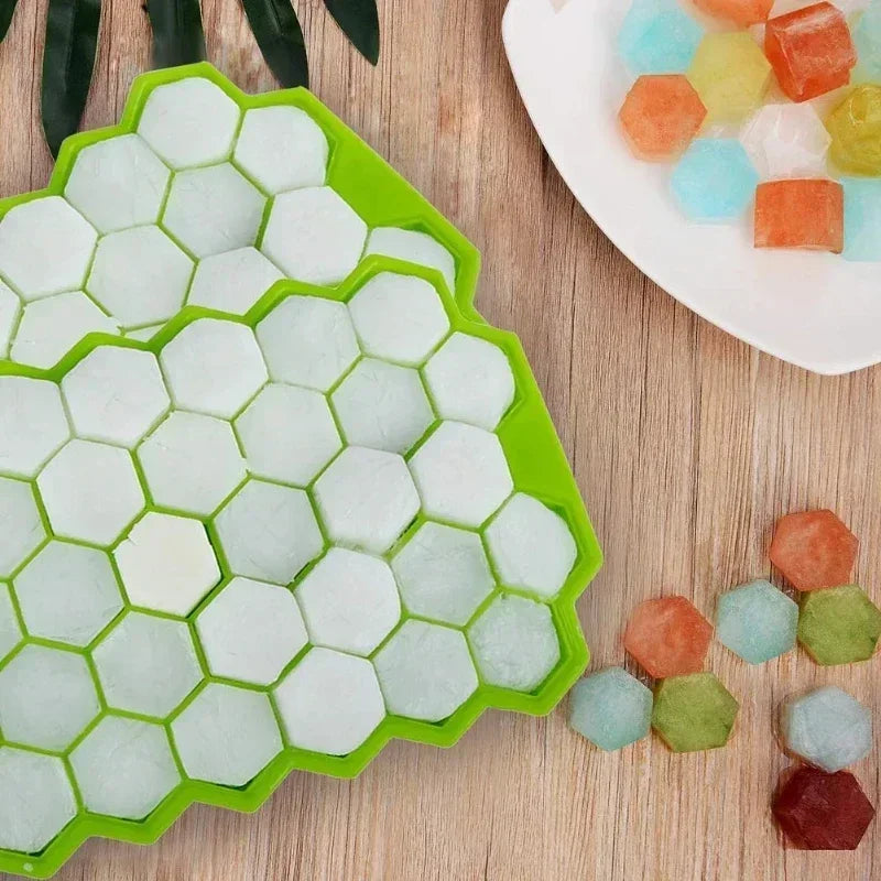148 Cavity Honeycomb Ice Cube Trays Reusable Silicone Ice Cube Mold BPA Free Ice Maker with Removable Lids Ice Cube Maker